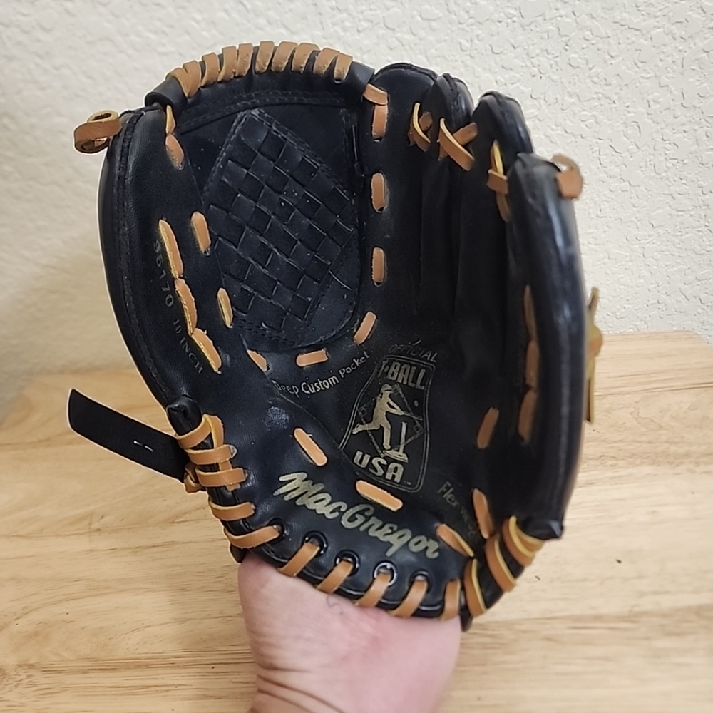 Vintage MacGregor 10" Baseball Glove, #95170 Black, Leather Laced.